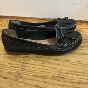 Girls black leather preppy loafers size 4.5 EUC VINTAGE